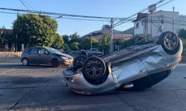 IMPACTANTE CHOQUE EN LA CAPITAL SALTEÑA
