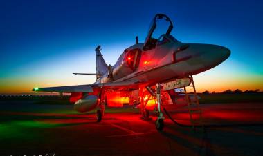 SAN LUIS: VUELO DE ADIESTRAMIENTO NOCTURNO DE LOS A-4 AR DE LA V BRIGADA AÉREA