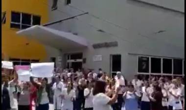 TUCUMÁN: PROTESTAS DE LOS MÉDICOS Y ENFERMEROS EN EL HOSPITAL DEL NIÑO JESÚS