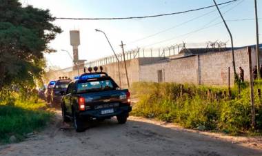 YA SON CINCO LOS MUERTOS POR LOS MOTINES EN LAS CÁRCELES SANTAFESINAS DE LAS FLORES Y CORONDA