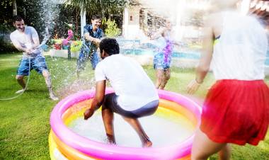 TIENE QUE HABER MÁS