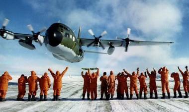 A 50 AÑOS DEL PRIMER ATERRIZAJE DE UN HÉRCULES DE LA FUERZA AÉREA ARGENTINA EN LA BASE MARAMBIO