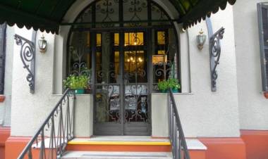 HAY AL MENOS 19 ABUELOS INFECTADOS DE COVID-19 EN UN GERIÁTRICO DE BUENOS AIRES