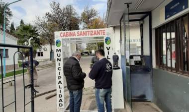 SAN LUIS: LA MUNICIPALIDAD DE VILLA MERCEDES SUMÓ UNA CABINA SANITIZANTE EN EL EDIFICIO DE SERVICIOS PÚBLICOS