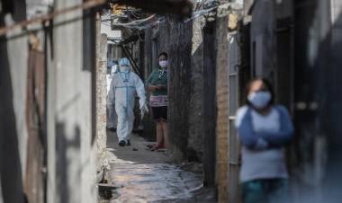 SI BIEN EL NÚMERO DE INFECTADOS AÚN ES ALTO, HOY SE REGISTRÓ UN LEVE DESCENSO EN LOS NUEVOS CASOS DE CORONAVIRUS EN ARGENTINA