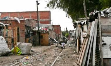 SEGÚN LA UCA, EN ARGENTINA HAY UN 45% PERSONAS POR DEBAJO DE LA LÍNEA DE POBREZA