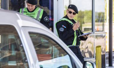 SANTA FE:  SE RESTRINGEN INGRESOS A LA PROVINCIA Y SE SUSPENDEN EN ROSARIO LAS REUNIONES FAMILIARES