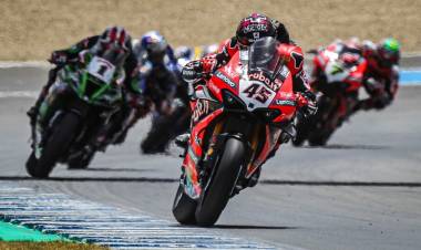 SUPERBIKE: SCOTT REDDING REDONDEÓ UN GRAN FIN DE SEMANA CON UN DOBLETE EN JEREZ Y 15º TERMINÓ EL ARGENTINO TATI MERCADO