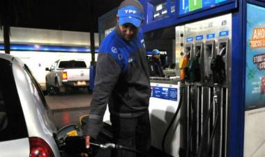 "NO ESTÁ CONFIRMADO EL AUMENTO" DE LOS COMBUSTIBLES, ACLARÓ EL GOBIERNO