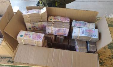 EN LA CABINA DE UN CAMIÓN DE CARGA QUE SE TRASLADABA POR UNA RUTA EN JUJUY HALLAN 7.000.000 DE PESOS