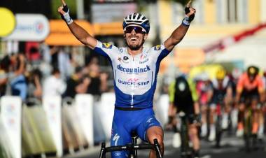 VICTORIA DE JULIAN ALAPHILIPPE EN LA SEGUNDA ETAPA DEL TOUR DE FRANCIA Y ES EL NUEVO LÍDER DE LA GENERAL