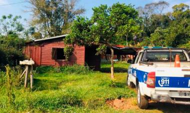 HORROR EN MISIONES: EN UN INMUEBLE DESHABITADO ENCUENTRAN MUERTO A UN RECIÉN NACIDO DENTRO DE UNA MOCHILA