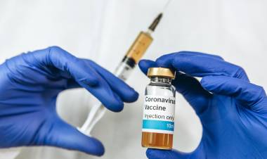 SE REANUDAN LOS ENSAYOS CLÍNICOS DE LA VACUNA CONTRA EL CORONAVIRUS DE LA UNIVERSIDAD DE OXFORD