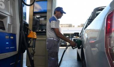YPF AUMENTÓ UN 3,5% LOS PRECIOS PROMEDIO EN LOS COMBUSTIBLES