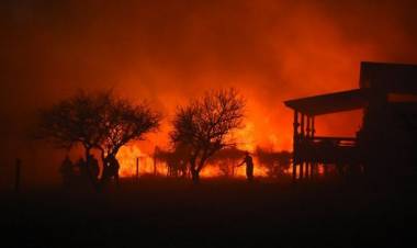 CÓRDOBA: ANTE LOS INCENDIOS FORESTALES EL GOBERNADOR MANIFESTÓ QUE  CUENTA CON APOYO DE LA NACIÓN