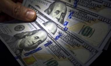 HISTÓRICA SUBA DEL DÓLAR "BLUE", LLEGÓ A $171 Y EL BANCO CENTRAL VENDIÓ U$S50 MILLONES