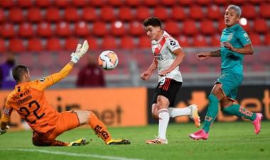 COPA LIBERTADORES: RIVER CERRÓ LA FASE GOLEANDO Y TERMINÓ PRIMERO EN EL GRUPO D