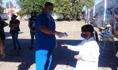 TUCUMÁN: EL MINISTERIO DE SALUD CONTROLA A LA COMUNIDAD ASISTENTE A LAS COLACIONES DE GRADO BUSCANDO PREVENIR EL CORONAVIRUS