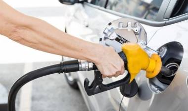 POR AJUSTE EN DOS IMPUESTOS, DESDE LA MEDIANOCHE VUELVEN A SUBIR LOS COMBUSTIBLES