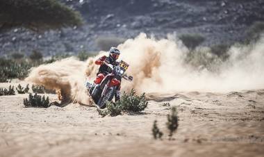 EL SALTEÑO KEVIN BENAVIDES LIDERA LA GENERAL DEL DAKAR 2021 EN MOTOS A DOS ETAPAS DEL FINAL