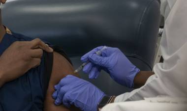 TRAS LA LLEGADA DE NUEVAS DOSIS, ESTE LUNES SE REANUDA EL PLAN DE VACUNACIÓN CONTRA EL COVID-19 EN EL PAÍS