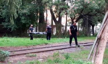 SANTA FE: JOVEN DEGOLLÓ AL SUPUESTO VIOLADOR DE SU HIJASTRA Y SE ENTREGÓ A LA POLICÍA