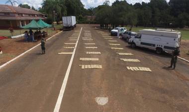 EN MISIONES ENCONTRARON MÁS DE UNA TONELADA DE MARIHUANA EN UNA CAMIONETA