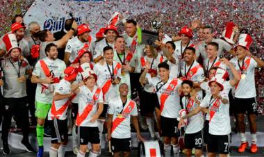 RIVER CAMPEÓN DE LA SUPERCOPA ARGENTINA, GOLEÓ A RACING CON UN INAPELABLE 5-0