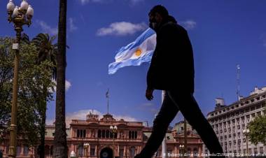 POR TERCER DÍA CONSECUTIVO SE REGISTRA UN RÉCORD DE CASOS DE CORONAVIRUS EN ARGENTINA: 23.683 NUEVOS CONTAGIOS