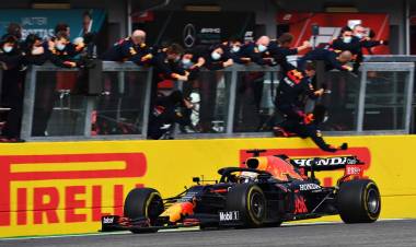 EN ACCIDENTADA CARRERA DE FÓRMULA 1, MAX  VERSTAPPEN SE IMPUSO CON AUTORIDAD EN IMOLA