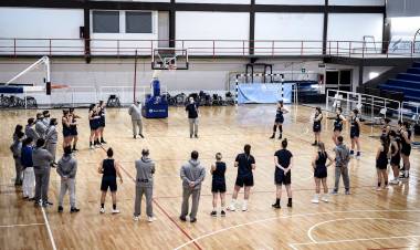 CON EL AMERICUP 2021 COMO OBJETIVO, EL SELECCIONADO ARGENTINO FEMENINO DE BÁSQUET SE ENTRENA EN EL CENARD