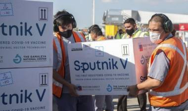 LLEGÓ ESTA MADRUGADA EL VUELO DE AEROLÍNEAS ARGENTINAS CON LAS NUEVAS DOSIS DE SPUTNIK V