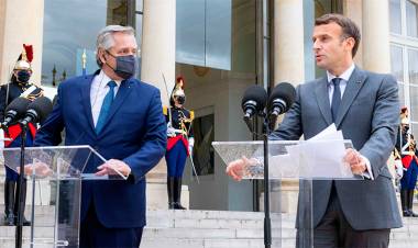 EL PRESIDENTE FERNÁNDEZ EN FRANCIA AGRADECIÓ A MACRON EL APOYO A ARGENTINA EN LA RENEGOCIACIÓN DE DEUDA