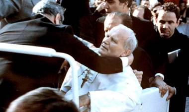 SE CUMPLEN 40 AÑOS DEL ATAQUE AL PAPA JUAN PABLO II EN LA PLAZA DE SAN PEDRO