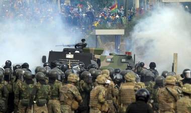 POR PRESUNTO ENVÍO DE MATERIAL BÉLICO A BOLIVIA DURANTE GOLPE DE ESTADO, LA FISCALÍA INICIÓ INVESTIGACIÓN