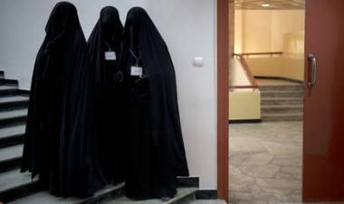 LOS TALIBANES INFORMARON LAS NUEVAS REGLAS PARA LAS MUJERES EN LAS UNIVERSIDADES