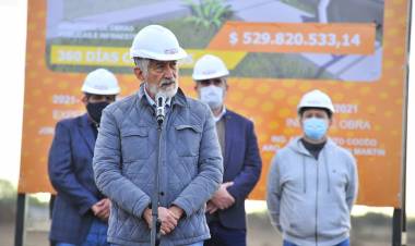 SAN LUIS: EN VILLA MERCEDES EL GOBERNADOR DIO INICIO A LA CONSTRUCCIÓN DE 300 VIVIENDAS SOCIALES