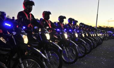 EL GOBERNADOR DE SAN LUIS ENTREGÓ 116 VEHÍCULOS A LA POLICÍA DE LA PROVINCIA, BOMBEROS Y SAN LUIS SOLIDARIO