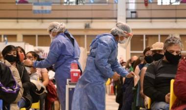 LA MITAD DE LA POBLACIÓN ARGENTINA COMPLETÓ EL ESQUEMA DE VACUNACIÓN CONTRA EL COVID-19