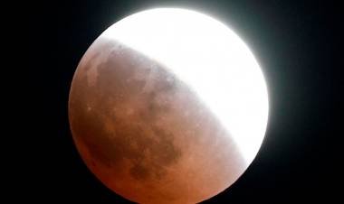 EVENTOS ASTRONÓMICOS: EL ECLIPSE LUNAR MÁS LARGO DEL SIGLO PODRÁ VERSE EN ARGENTINA