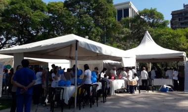 TUCUMÁN: LA CAMPAÑA 100.000 CORAZONES SE REALIZA EN LA PLAZA URQUIZA