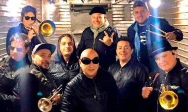 “LA MOSCA” FESTEJARÁ SUS 25 AÑOS CON LA MÚSICA EN UN SHOW EN EL BROADWAY