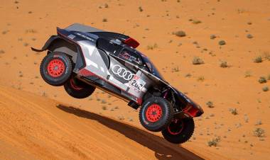 EL FUTURO HACE HISTORIA EN EL DAKAR 2022, POR PRIMERA VEZ UN AUTO ELÉCTRICO GANA UNA ETAPA, LOS ARGENTINOS AVANZAN EN TRES CATEGORÍAS