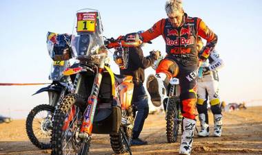 TRAS EL ABANDONO, KEVIN BENAVIDES SE REENGANCHÓ Y LOGRÓ LA VICTORIA EN LA PENÚLTIMA ETAPA DEL DAKAR