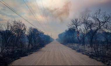 EL CLIMA EN SAN LUIS COMPLICA EL COMBATE DE LAS LLAMAS, BRIGADISTAS Y BOMBEROS COMBATEN TRES INCENDIOS FORESTALES