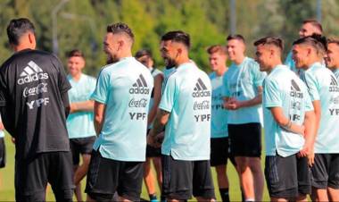 ELIMINATORIAS SUDAMERICANAS: ARGENTINA ENFRENTA A COLOMBIA EN CÓRDOBA, CON EL INVICTO EN JUEGO Y MUCHOS CAMBIOS