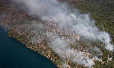 INCENDIOS FORESTALES: CONTINÚA EL COMBATE A LAS LLAMAS EN CORRIENTES CON LA AYUDA DE AMBIENTE