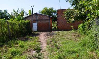EN FORMOSA HALLARON MUERTO A UN HOMBRE EN EL BAÑO DE SU CASA Y CON LOS GENITALES MUTILADOS