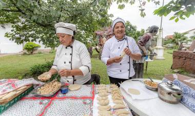 TUCUMÁN:  CONTINÚA LA FERIA DE EMPRENDEDORES EN FAMAILLÁ