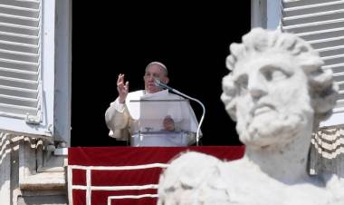 EL PAPA FRANCISCO ENCABEZÓ EN EL VATICANO UNA ORACIÓN MUNDIAL POR LA PAZ ENTRE RUSIA Y UCRANIA